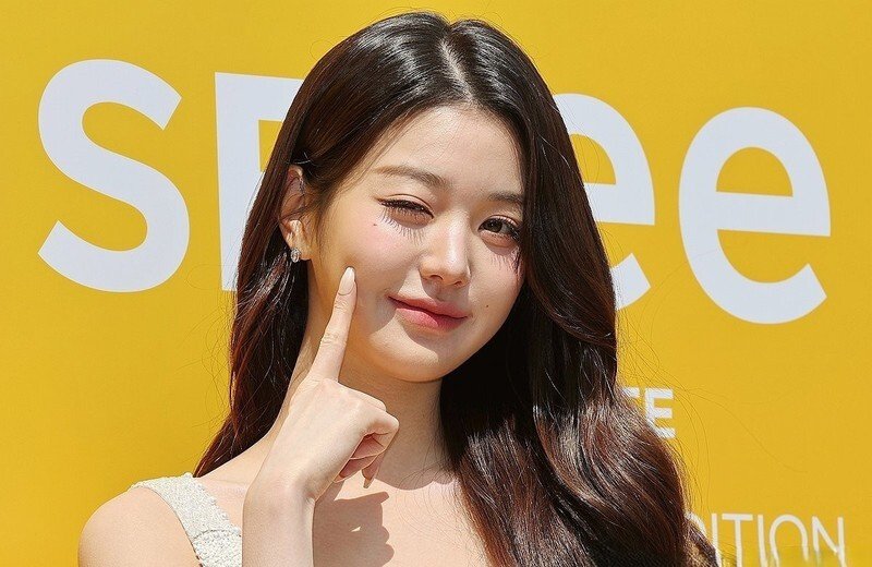 "홍콩이 나라?"…장원영, 중국에 또 트집 잡혔다