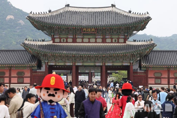 중국 단체관광객 무비자 입국, 관광 활성화인가 새로운 위험인가