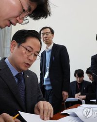 액상 전자담배 합성니코틴, 98%가 중국산…한국 사회에 다가오는 보건·안보 위협