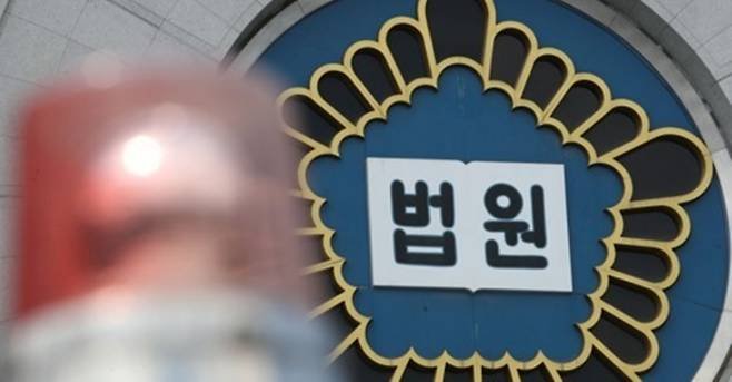 부산 해군기지, 미 항모 촬영한 중국인 유학생 1심서 징역형